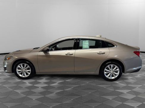 Used 2025 Chevrolet Malibu LT FWD image 2