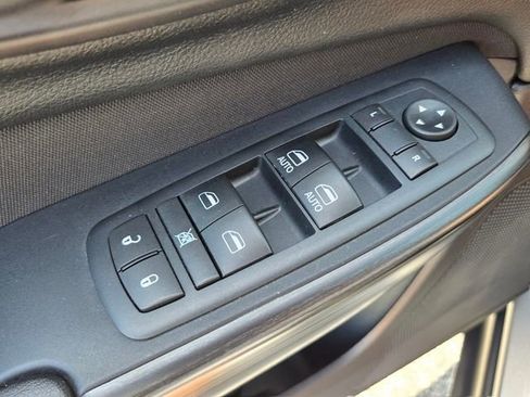 Used 2016 Jeep Cherokee Latitude w/ Safety/Convenience Group AWD/4WD image 34