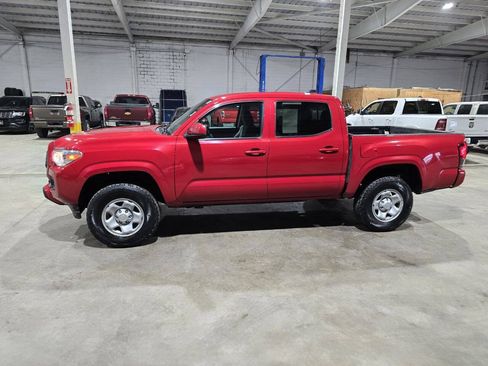 Used 2020 Toyota Tacoma SR AWD/4WD image 4