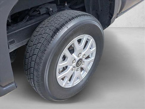 Used 2025 Toyota Tacoma SR5 AWD/4WD image 20