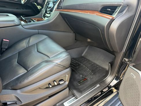 Used 2019 Cadillac Escalade Premium Luxury AWD/4WD image 78
