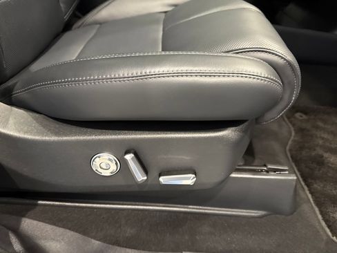 Used 2025 Lincoln Navigator Reserve w/ Jet Appearance Package AWD/4WD image 14