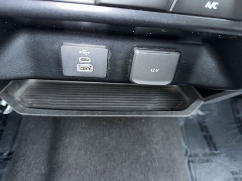 Used 2024 Ford F350 XLT image 19