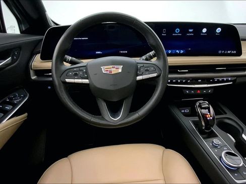 Used 2024 Cadillac XT4 Premium Luxury w/ Cold Weather Package FWD image 4