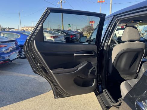 Used 2021 Kia Seltos LX image 17