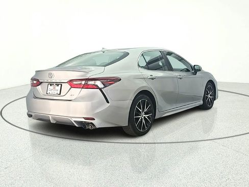 Used 2023 Toyota Camry SE FWD image 7