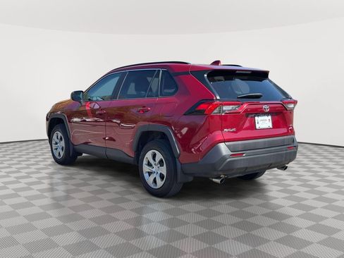 Used 2021 Toyota RAV4 LE AWD/4WD image 5