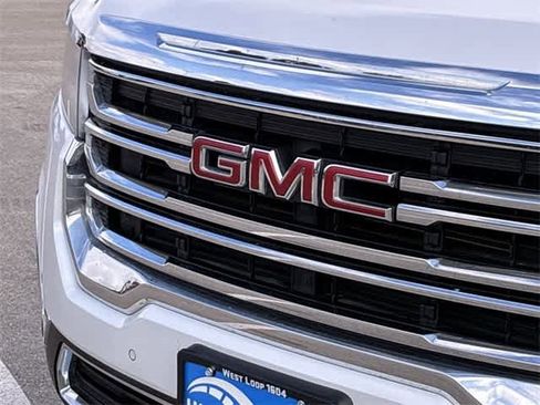 Used 2021 GMC Acadia SLT w/ Trailering Package image 12