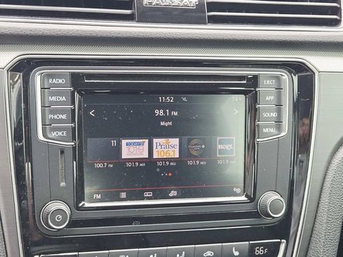 Used 2018 Volkswagen Passat 2.0T S FWD image 23