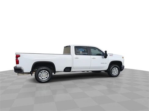 Used 2024 Chevrolet Silverado 3500 LT w/ Convenience Package image 9