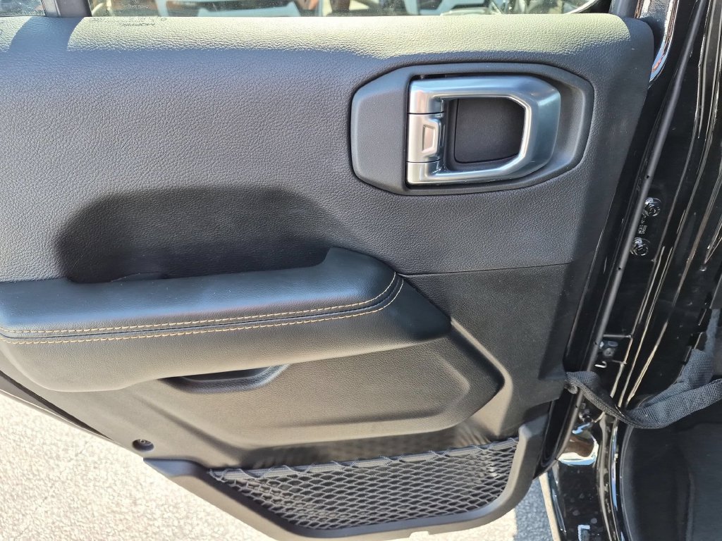 Certified 2026 Jeep Wrangler Unlimited Sahara AWD/4WD image 22