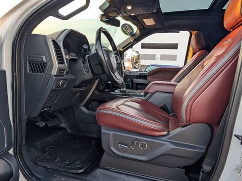 Used 2022 Ford F450 Platinum image 7