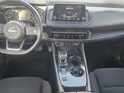 Used 2024 Nissan Rogue S FWD image 9