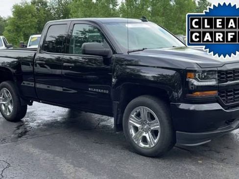 Used 2019 Chevrolet Silverado 1500 Custom w/ Custom Convenience Package image 2