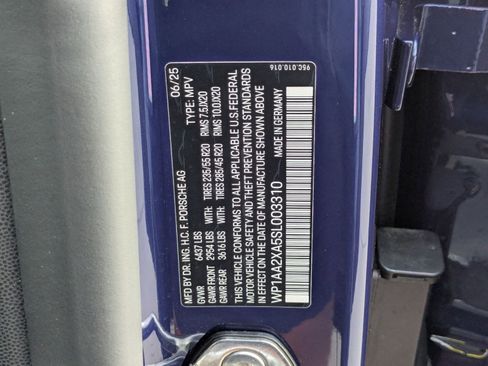 New 2025 Porsche Macan 4 Electric image 30