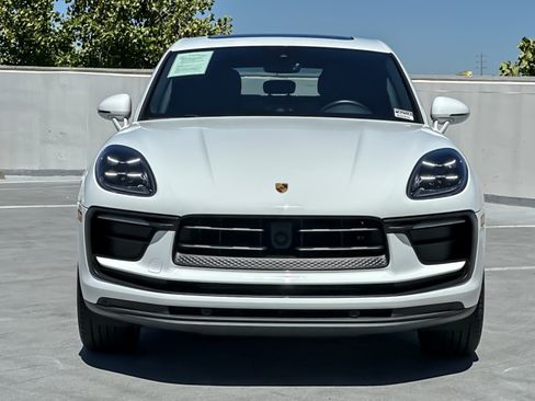 Used 2023 Porsche Macan AWD/4WD image 11