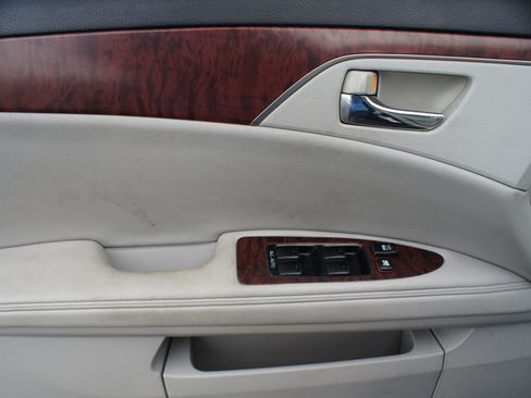 Used 2012 Toyota Avalon FWD image 22