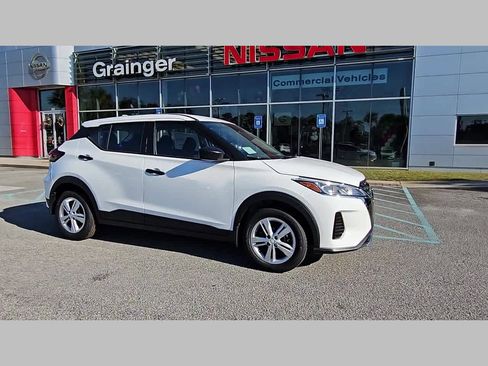 New 2025 Nissan Kicks Play S image 37