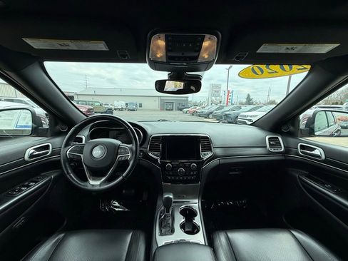 Used 2020 Jeep Grand Cherokee Limited w/ Luxury Group II image 17