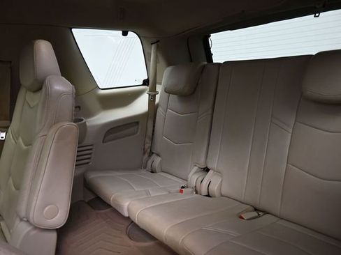 Used 2019 Cadillac Escalade Luxury image 20