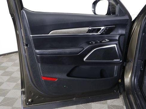 Used 2022 Kia Telluride SX w/ SX Prestige Package image 29