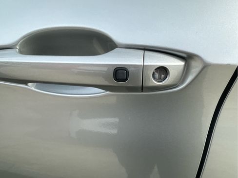 Used 2024 Mitsubishi Outlander SE image 16