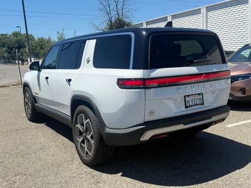 Used 2024 Rivian R1S Adventure AWD/4WD image 3