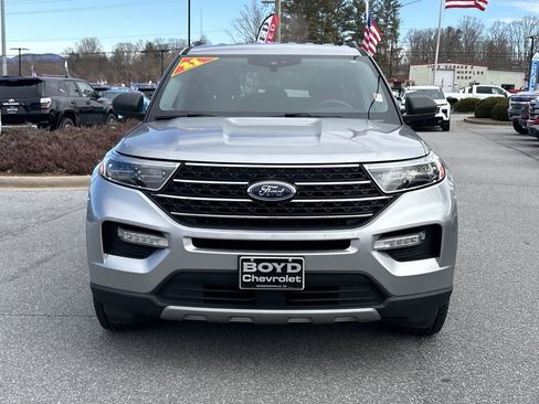 Used 2021 Ford Explorer XLT w/ Equipment Group 202A AWD/4WD image 4