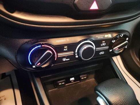 Certified 2025 Kia Soul LX FWD image 22