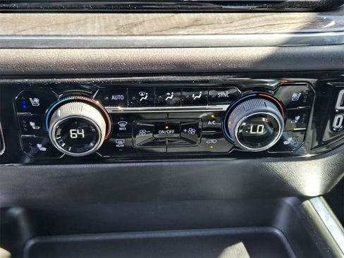 Used 2024 Chevrolet Silverado 2500 LTZ w/ LTZ Premium Texas Edition image 17