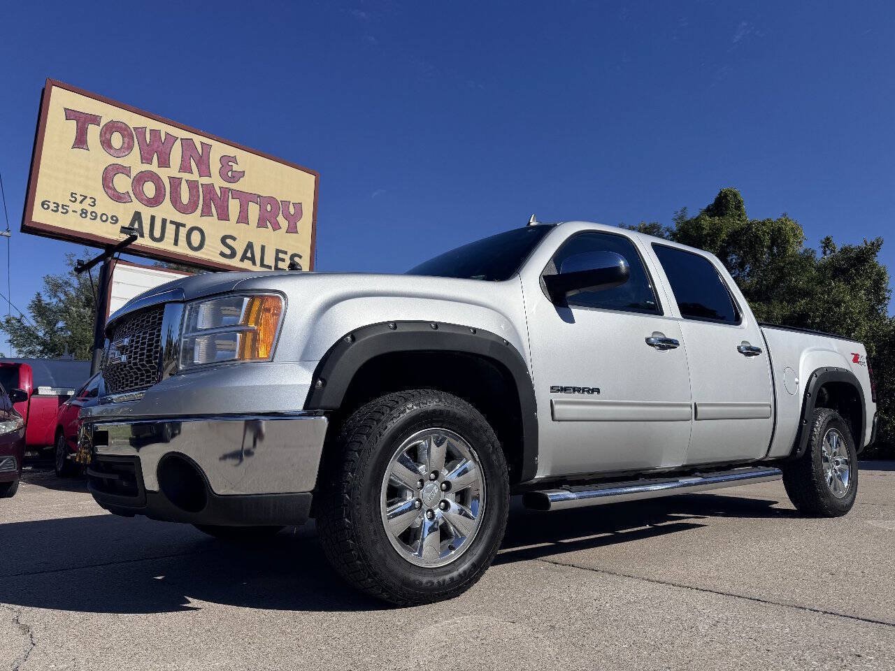 Used 2013 GMC Sierra 1500 SLE w/ Power Tech Package AWD/4WD image 1