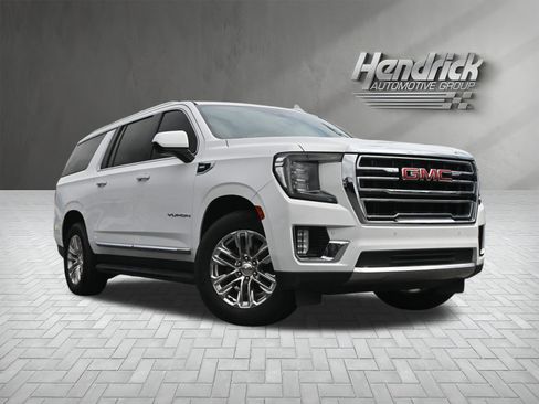 Used 2021 GMC Yukon XL SLT image 2