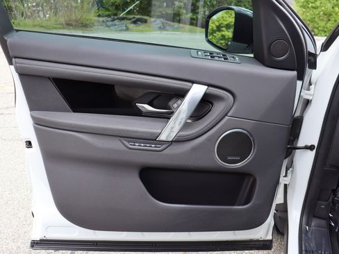 Used 2023 Land Rover Discovery Sport SE AWD/4WD image 22