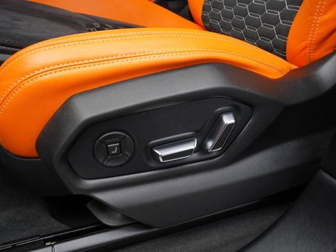 Used 2022 Lamborghini Urus AWD/4WD image 20