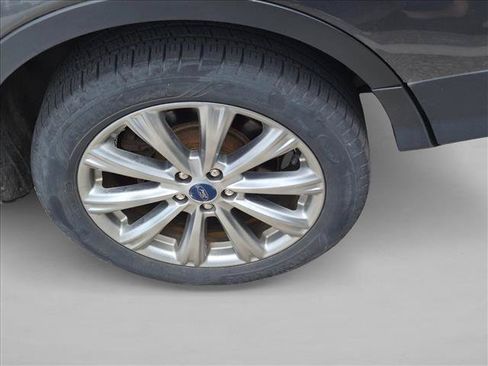 Used 2018 Ford Escape Titanium AWD/4WD image 9