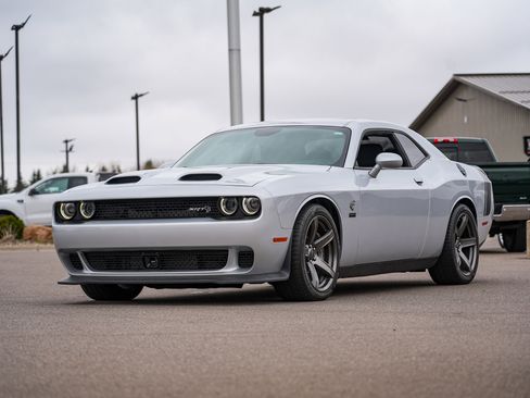 Used 2023 Dodge Challenger SRT Hellcat image 8