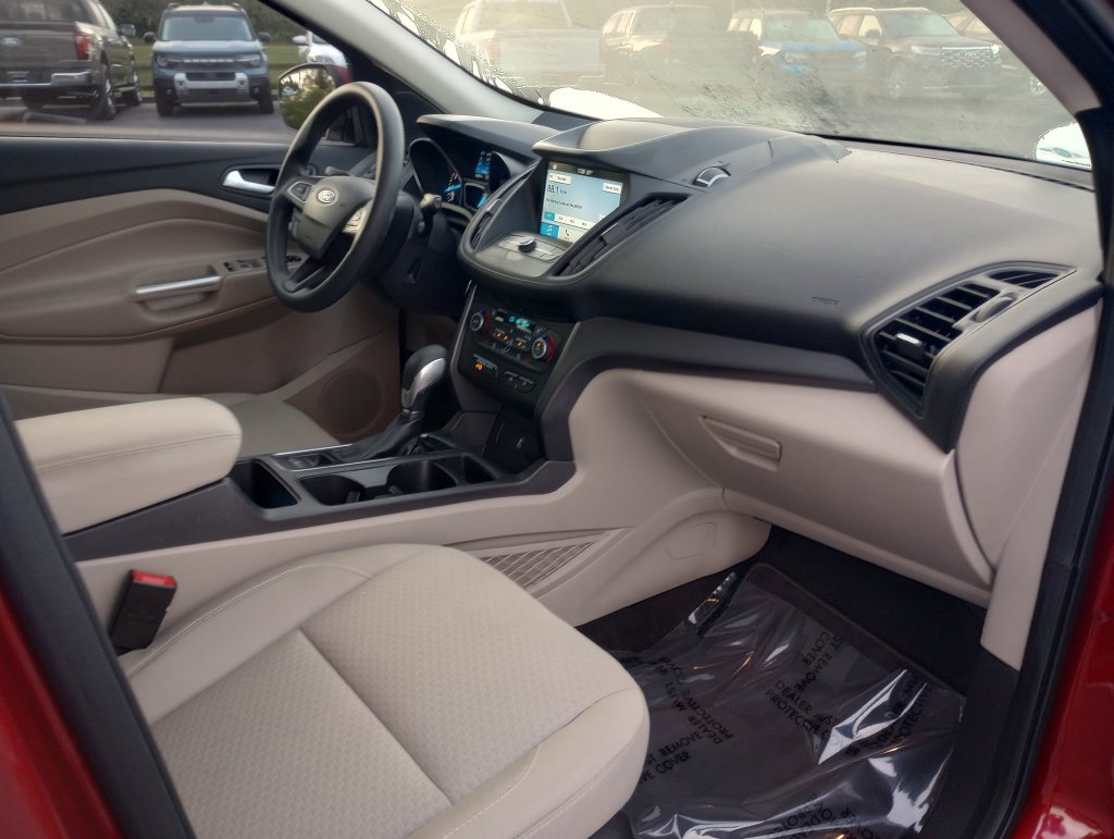 Certified 2019 Ford Escape SE FWD image 11