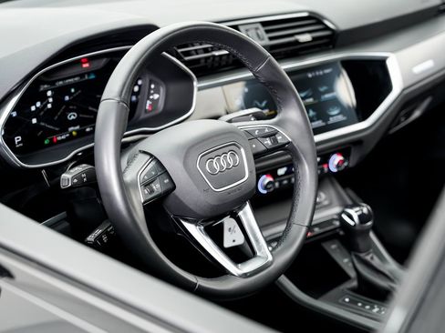 Used 2022 Audi Q3 2.0T Premium Plus image 9