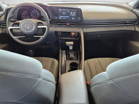 Used 2023 Hyundai Elantra SEL FWD image 16