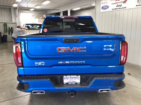 Used 2024 GMC Sierra 1500 AT4 w/ AT4 Premium Package AWD/4WD image 4