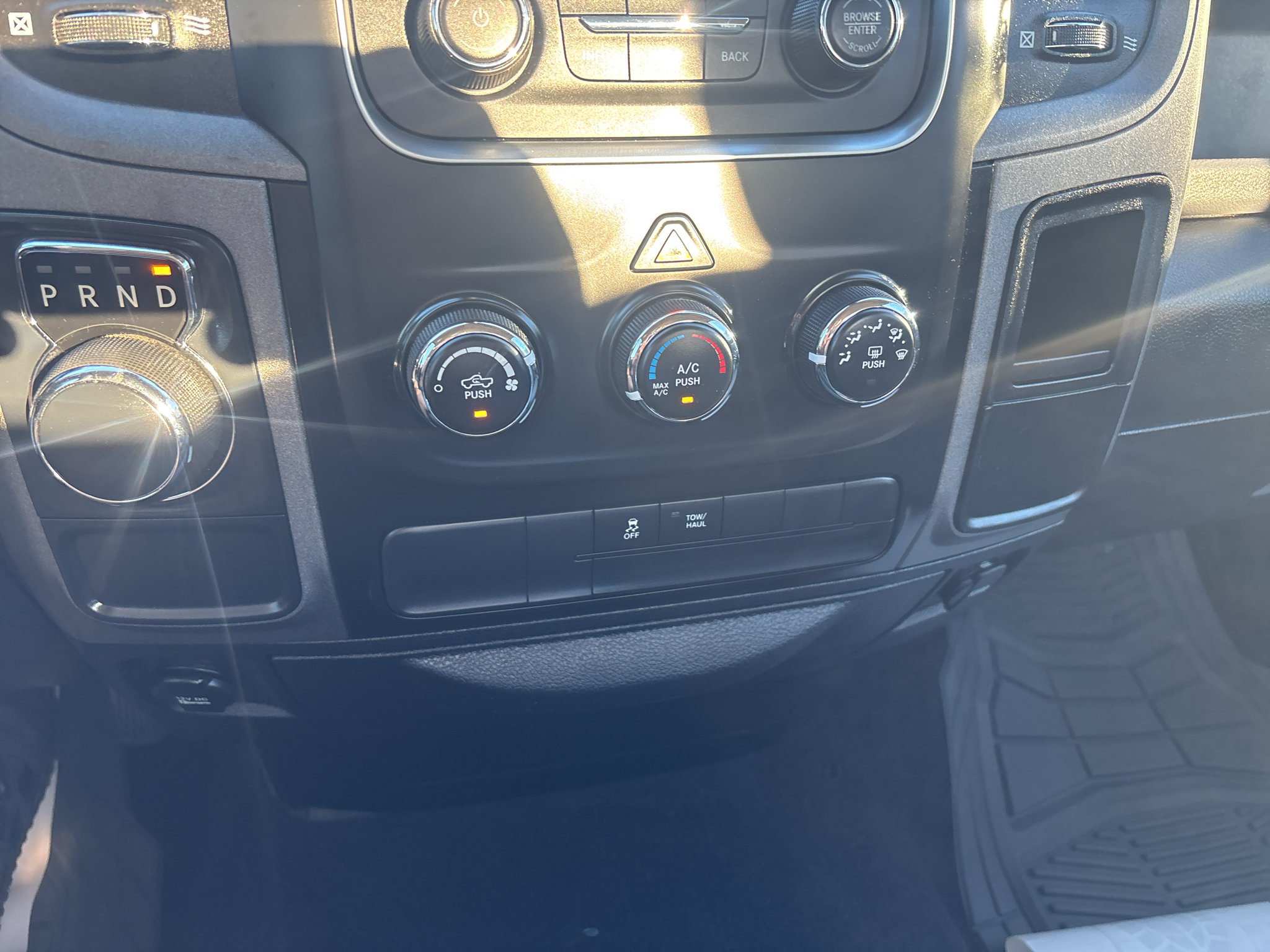 Used 2018 RAM 1500 Express RWD image 16