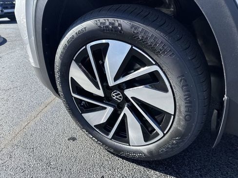 New 2026 Volkswagen Atlas SEL image 8