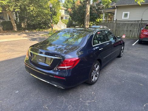 Used 2017 Mercedes-Benz E 300 4MATIC image 5