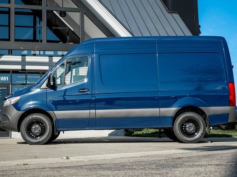 Used 2026 Mercedes-Benz Sprinter 2500 image 3