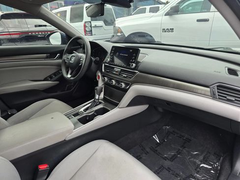 Used 2018 Honda Accord LX image 9