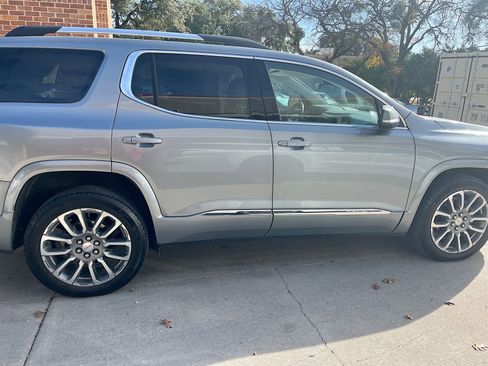 Used 2023 GMC Acadia Denali w/ Denali Ultimate Package AWD/4WD image 8
