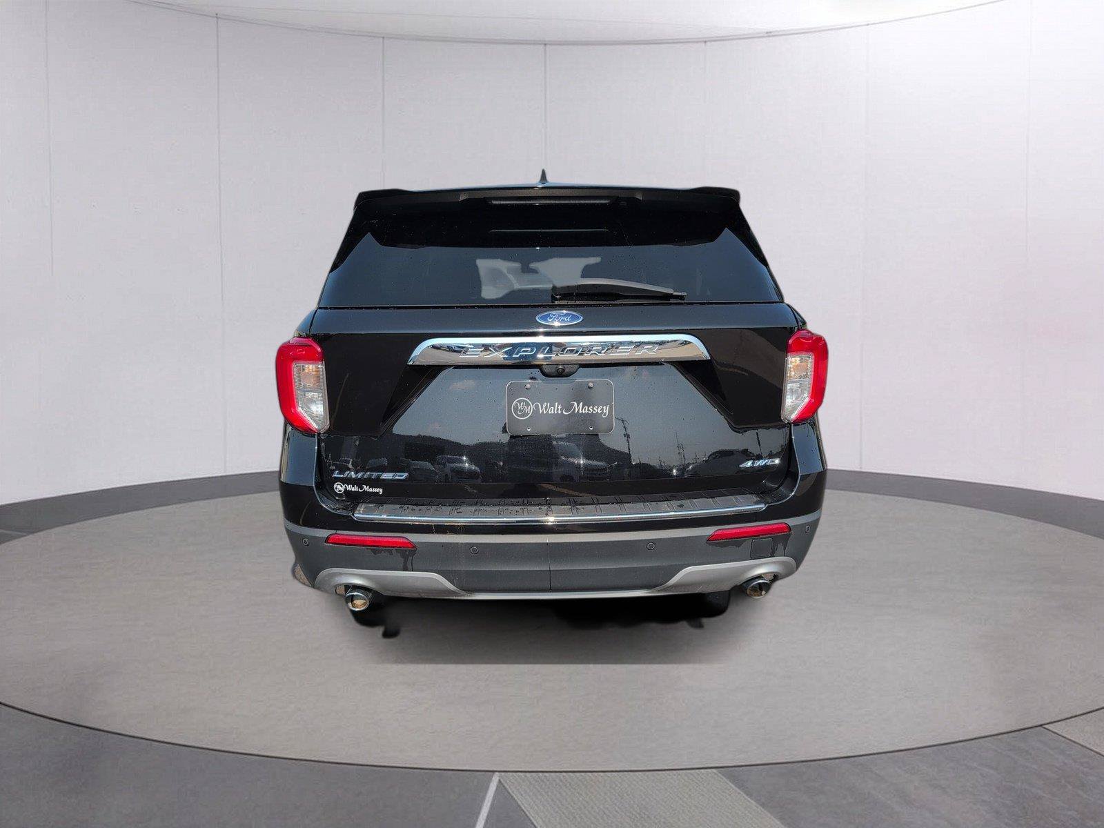 Used 2023 Ford Explorer Limited w/ Equipment Group 301A AWD/4WD image 4