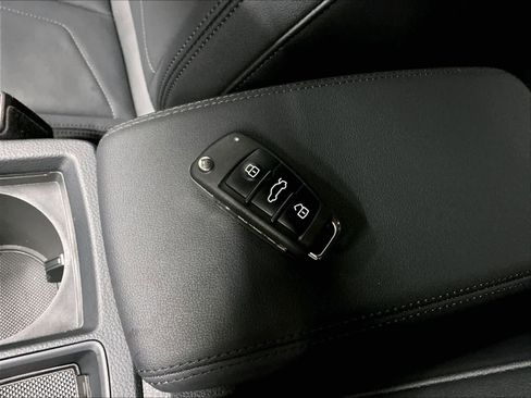 Certified 2025 Audi Q3 2.0T Premium image 14