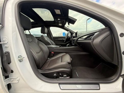 Used 2025 Cadillac CT5 V RWD image 11