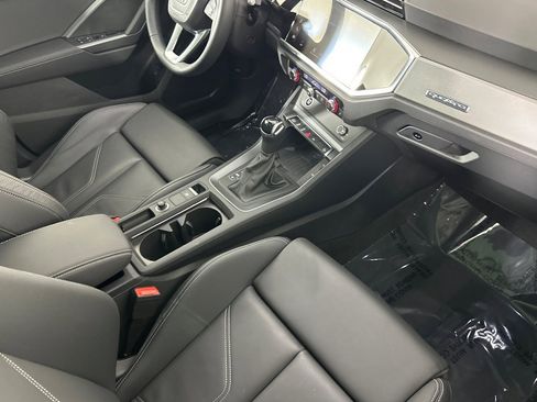 Used 2025 Audi Q3 2.0T Premium w/ Convenience Package image 15